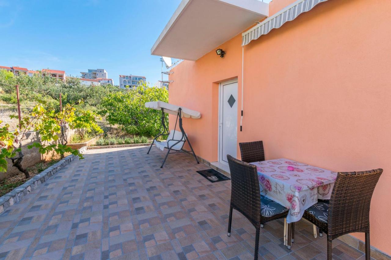 Apartments Zmika Primošten Rom bilde