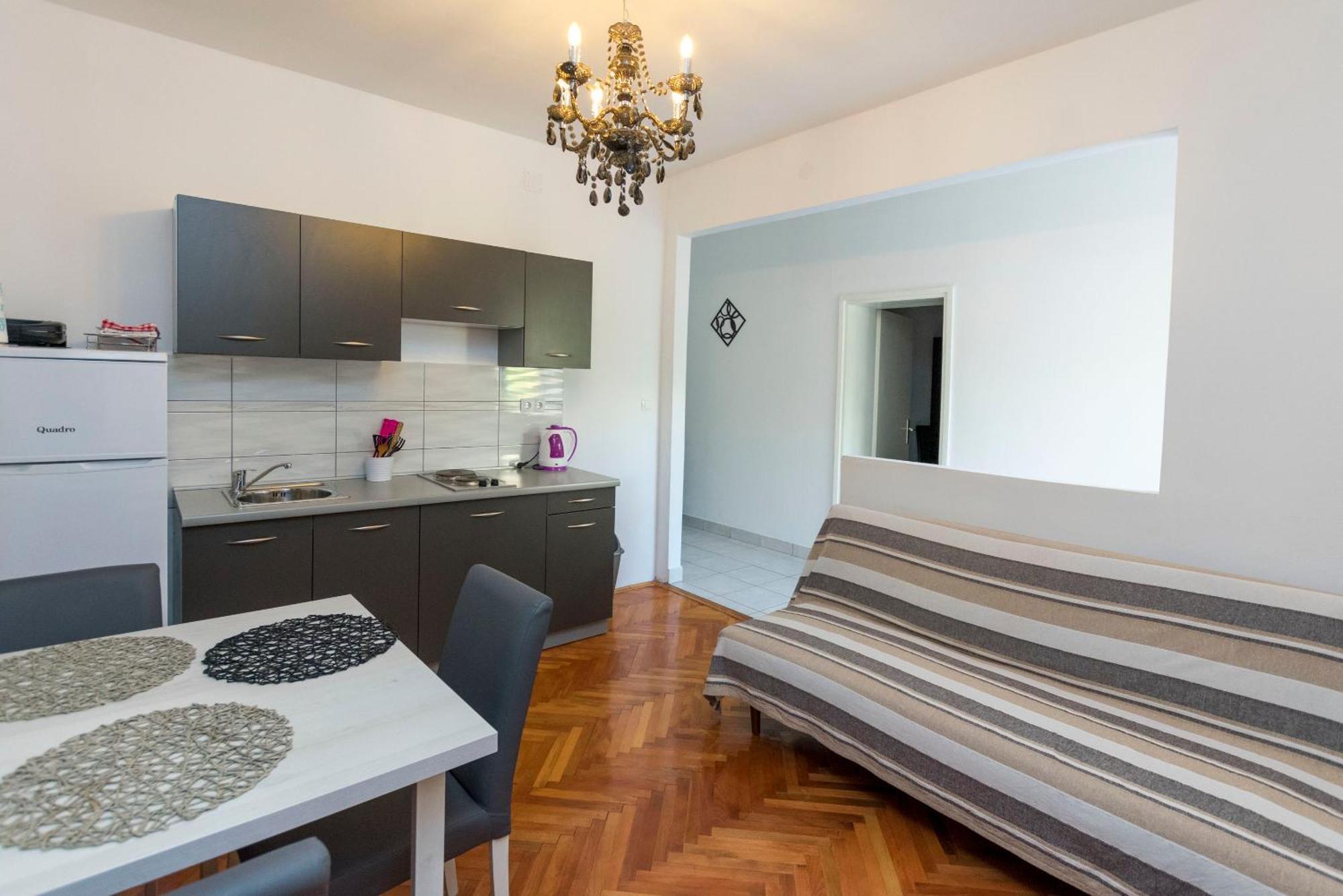 Apartments Zmika Primošten Rom bilde